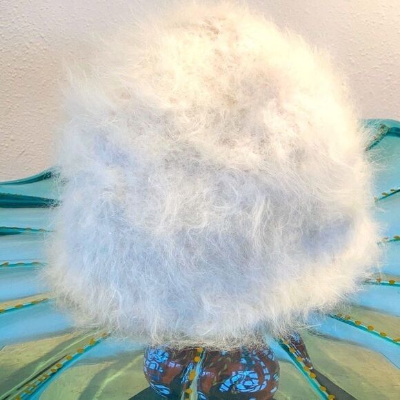 HAND CRAFTED New Fur Ivory White Cream Tone Nuetral Hand Knit Cruelty Free Hat - Picture 1 of 16